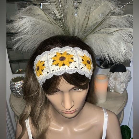 NEW Handmade crochet Headband Old white and Sunflowers, Boho Headband - Picture 1 of 3
